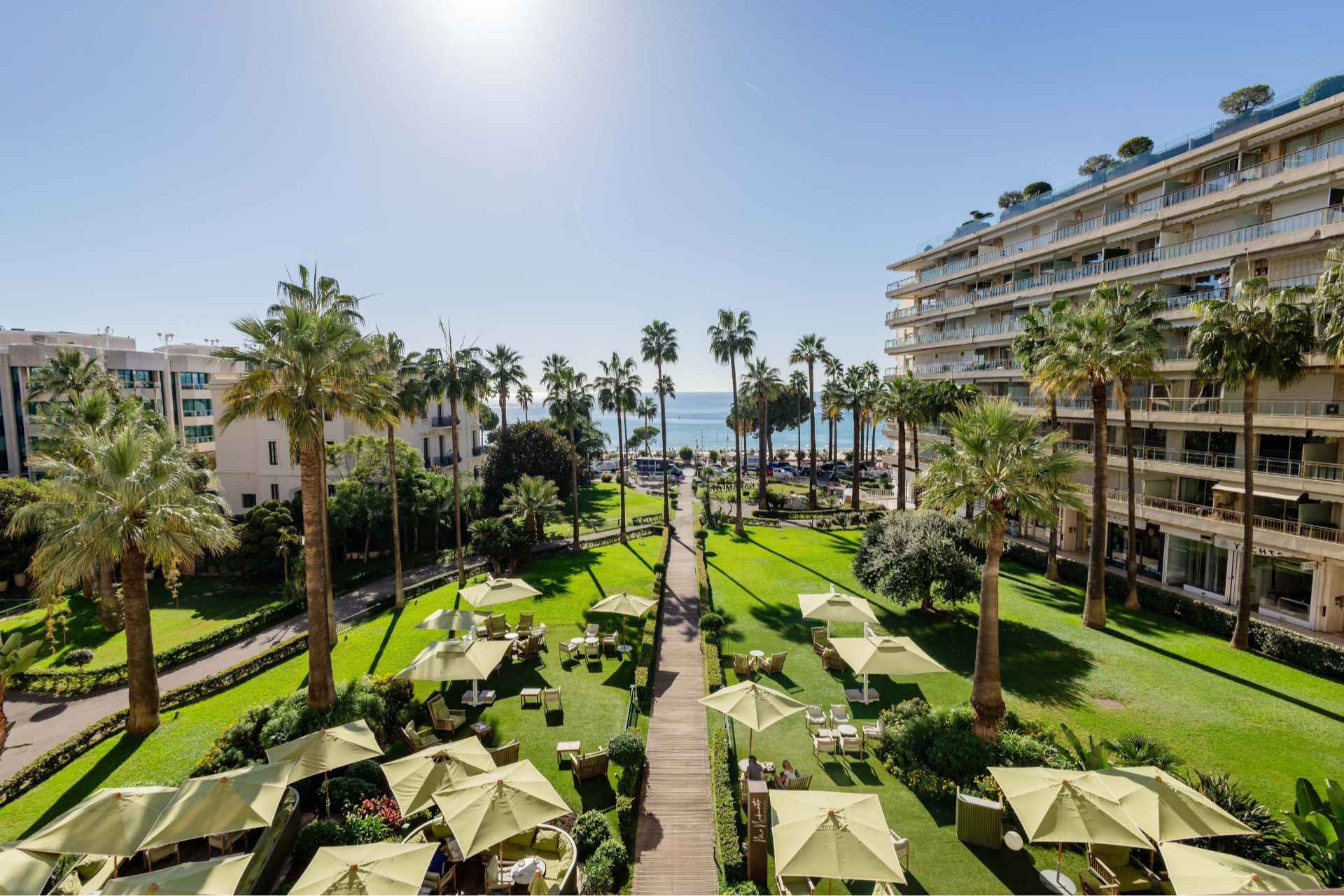 Fotografia reale di Jardin du Mondrian Cannes.